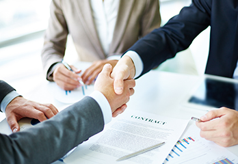 ���Ľ���Ԫ�������F(tu��n)�ھ�(xi��n)��ُ(g��u)ϵ�y(t��ng)